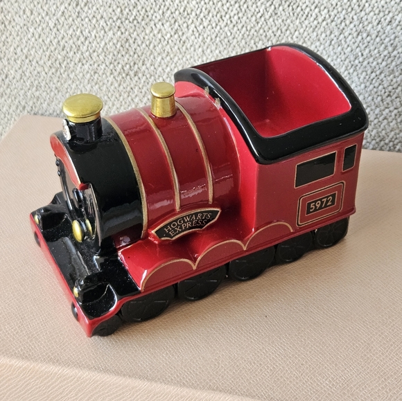 Harry Potter Hogwarts Express Train Ceramic Jar / Planter by Charmed Aroma - Picture 2 of 3